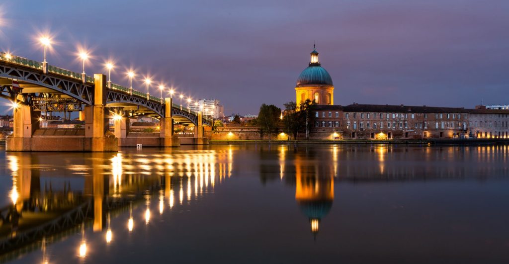 ville de toulouse la nuit