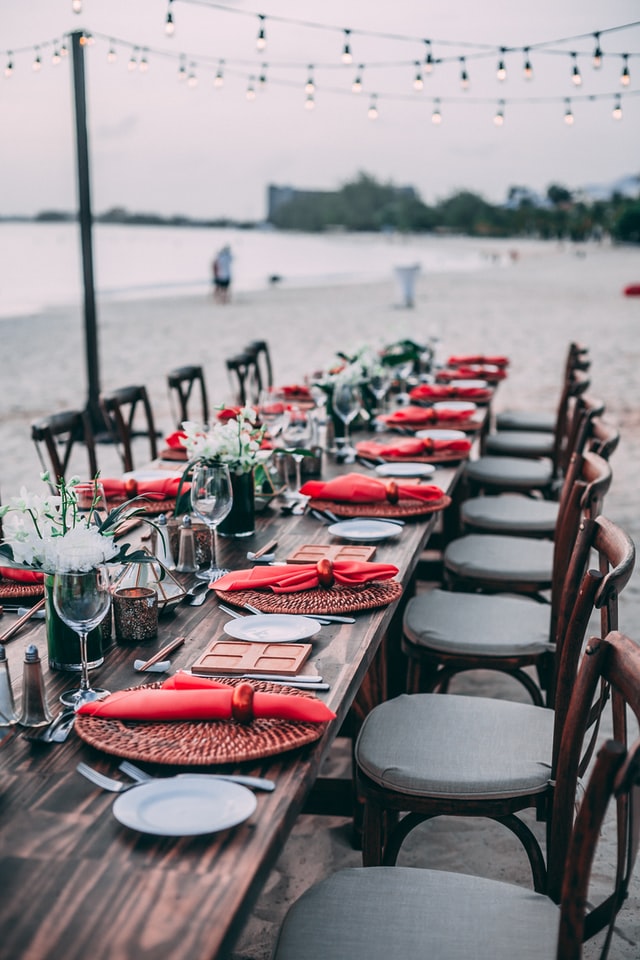 Cinq conseils pour configurer votre table de buffet