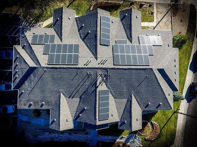 Obligation légale à prendre en compte avant de passer au solaire