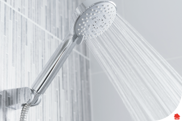 Pourquoi ma douche fuit-elle ?  Signes, causes possibles et comment les résoudre