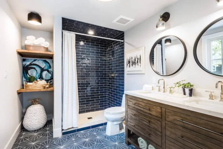 La rénovation de la salle de bain est facile grâce à un entrepreneur de salle de bain qualifié