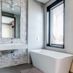 Optimiser l'espace dans une petite salle de bain : idées de design astucieuses